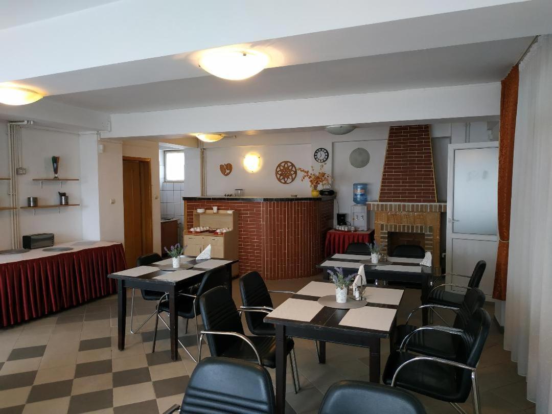 Vila Mihail Hotel Buşteni Zewnętrze zdjęcie