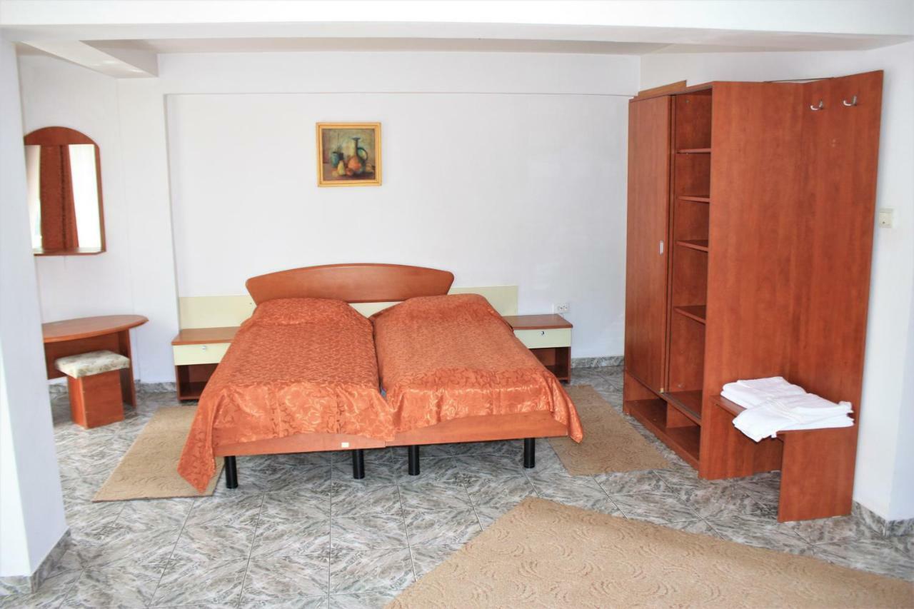 Vila Mihail Hotel Buşteni Zewnętrze zdjęcie